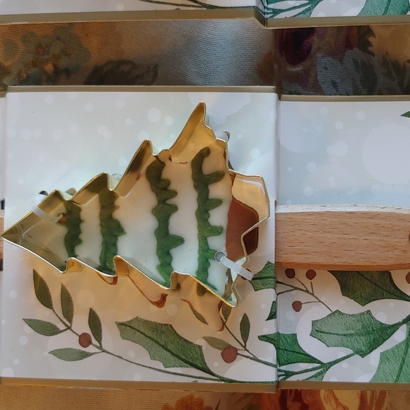 Holiday Spatula and Cookie Cutter 2 Piece Set Reindeer and Pine Tree NWT - Picture 5 of 10